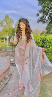 Mawra Hocane feet photo thumbnail