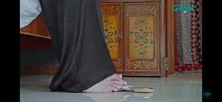 Mawra Hocane feet photo thumbnail