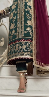 Mawra Hocane feet photo thumbnail