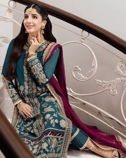 Mawra Hocane feet photo thumbnail