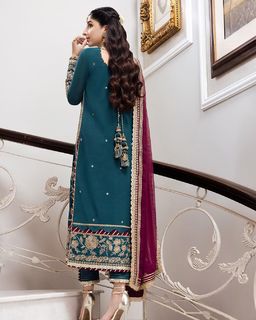 Mawra Hocane feet photo thumbnail