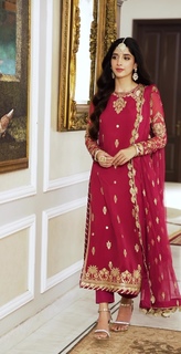 Mawra Hocane feet photo thumbnail