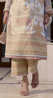 Mawra Hocane feet photo thumbnail