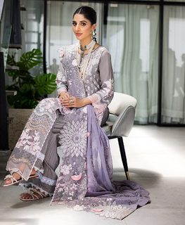 Mawra Hocane feet photo thumbnail