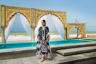 Mawra Hocane feet photo thumbnail