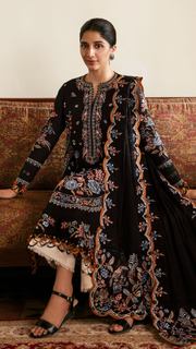 Mawra Hocane feet photo thumbnail