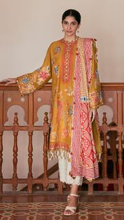 Mawra Hocane feet photo thumbnail