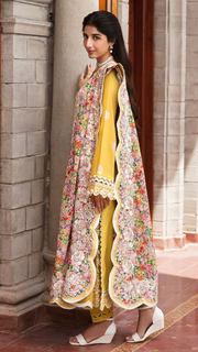 Mawra Hocane feet photo thumbnail