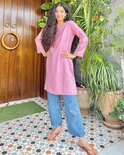 Mawra Hocane feet photo thumbnail