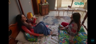 Mawra Hocane feet photo thumbnail