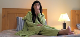 Mawra Hocane feet photo thumbnail