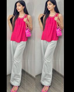 Mawra Hocane feet photo thumbnail