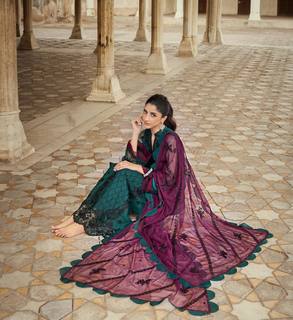 Mawra Hocane feet photo thumbnail