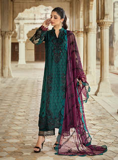 Mawra Hocane feet photo thumbnail