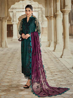 Mawra Hocane feet photo thumbnail