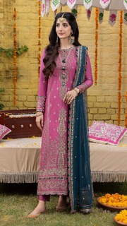 Mawra Hocane feet photo thumbnail