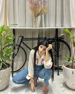 Mawra Hocane feet photo thumbnail