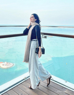 Mawra Hocane feet photo thumbnail