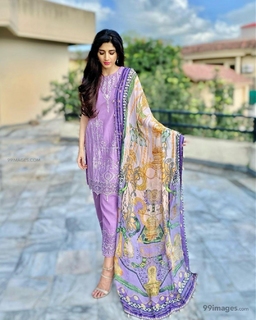 Mawra Hocane feet photo thumbnail