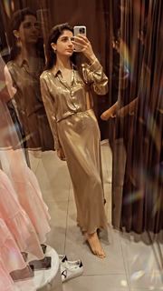 Mawra Hocane feet photo thumbnail