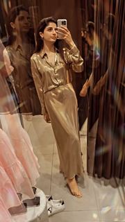 Mawra Hocane feet photo thumbnail