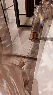 Mawra Hocane feet photo thumbnail