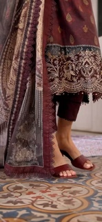 Mawra Hocane feet photo thumbnail