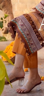 Mawra Hocane feet photo thumbnail