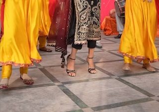 Mawra Hocane feet photo thumbnail