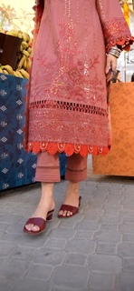 Mawra Hocane feet photo thumbnail