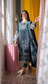 Mawra Hocane feet photo thumbnail