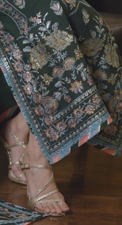 Mawra Hocane feet photo thumbnail