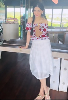 Mawra Hocane feet photo thumbnail