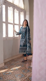 Mawra Hocane feet photo thumbnail