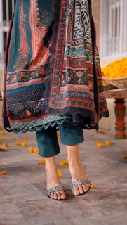 Mawra Hocane feet photo thumbnail
