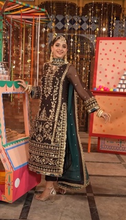 Mawra Hocane feet photo thumbnail