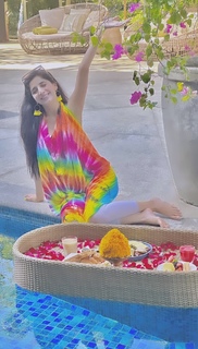 Mawra Hocane feet photo thumbnail