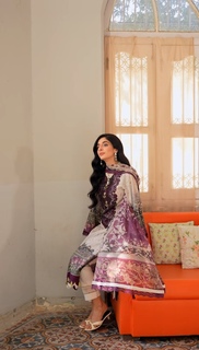 Mawra Hocane feet photo thumbnail