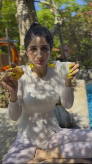 Mawra Hocane feet photo thumbnail