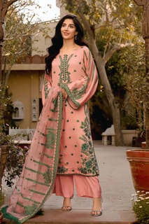 Mawra Hocane feet photo thumbnail