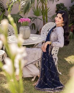 Mawra Hocane feet photo thumbnail