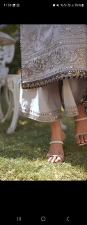 Mawra Hocane feet photo thumbnail