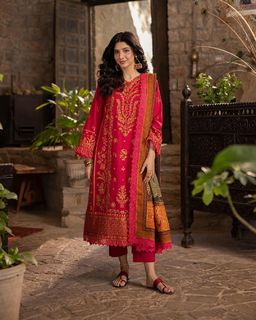 Mawra Hocane feet photo thumbnail