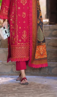 Mawra Hocane feet photo thumbnail