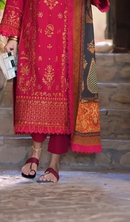 Mawra Hocane feet photo thumbnail