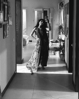 Mawra Hocane feet photo thumbnail