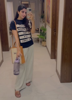 Mawra Hocane feet photo thumbnail