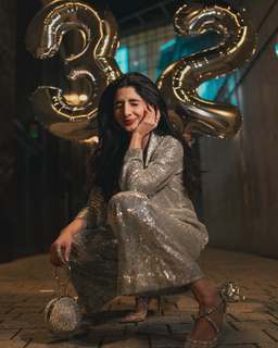 Mawra Hocane feet photo thumbnail