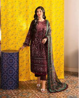 Mawra Hocane feet photo thumbnail