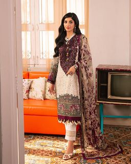 Mawra Hocane feet photo thumbnail